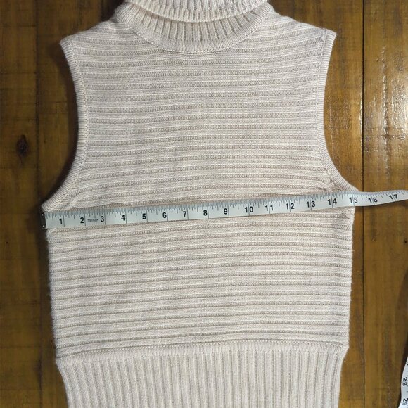 MODA International Ribbed Sleeveless Cream-Colored Turtleneck Sweater - M - Picture 6 of 10